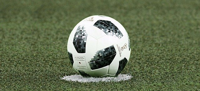 Joonas Kolkka juniorivalmentaja PSV Eindhovenissa, harjoittelusta.